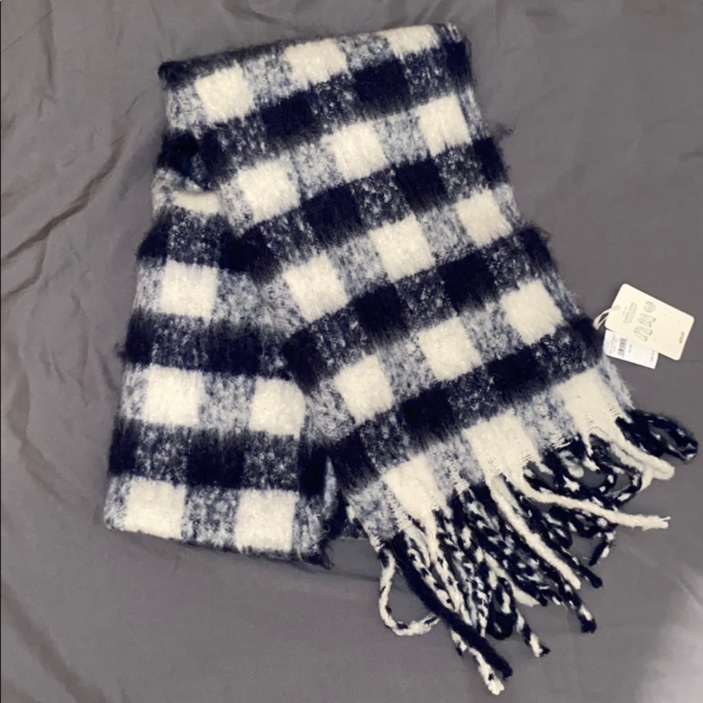 Aerie blanket scarf